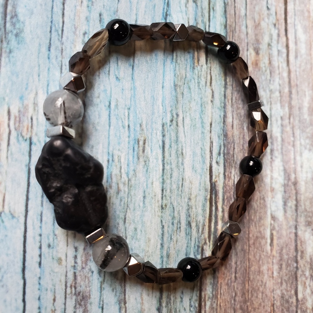 Natural Stone Centerpiece Quartz Stretch Bracelet